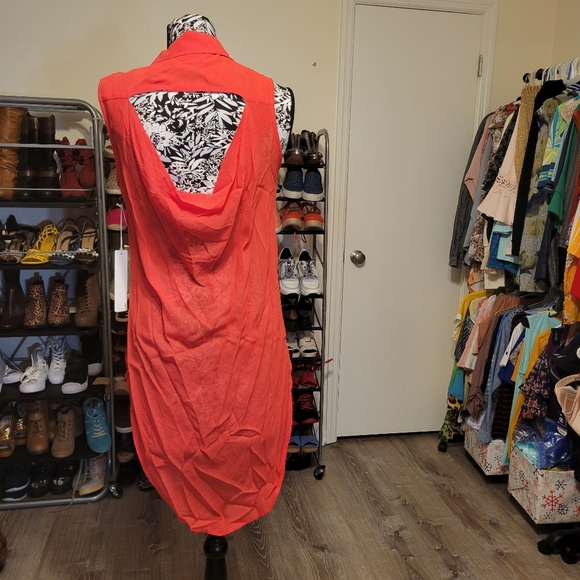 Revolve Line& dot low back/highlow cut out backtop - Picture 11 of 11